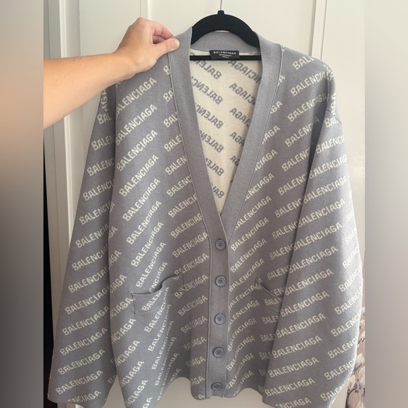 Balenciaga Grey Printed Cardigan Unisex Oversized Size Medium Collection 2022 - Picture 3 of 14